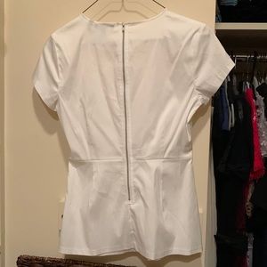 White theory short sleeve dress shirt with zipper down the back